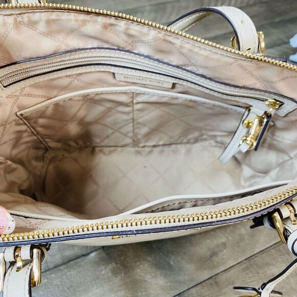 Michael Kors Marilyn Medium Saffiano Leather Tote Bag - Picture 11 of 12